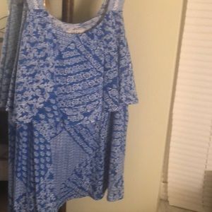 3/$25 Style and co blue and white boho top
